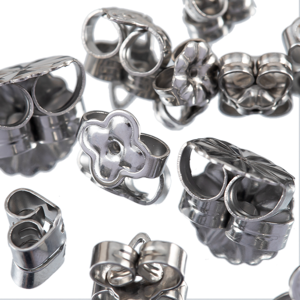 50-100 pezzi orecchini a fiore - Body Jewelry Top recensione e prezzo