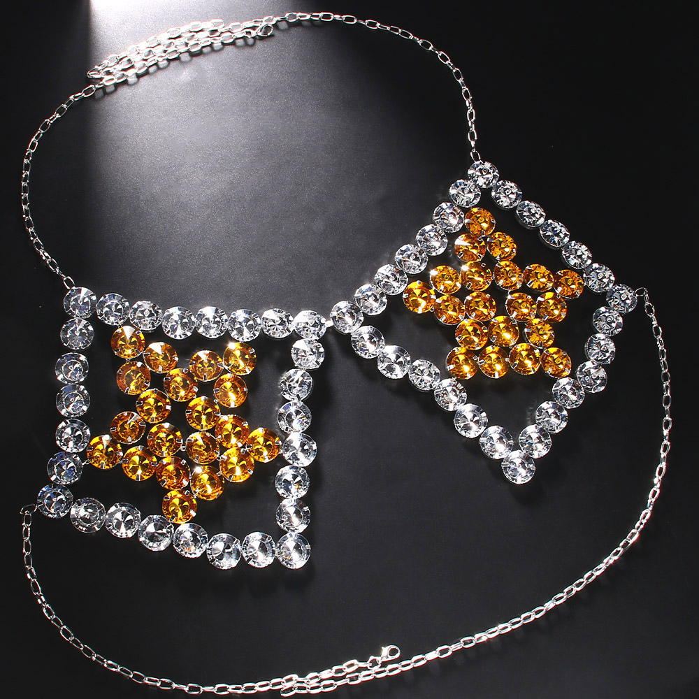 Collana a catena sul petto con - Yellow Body Jewelry recensione e prezzo